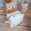 rangement,pochette,trousse,maquillage,trousse zip,trousse maquillage,trousse toilette,eponge de bambou,mini trousse maquillage,trousse artisanale femme,trousse coton fleurie,accessoire beauté fait main,petite trousse sac à main,cadeau femme artisale Bretagne
